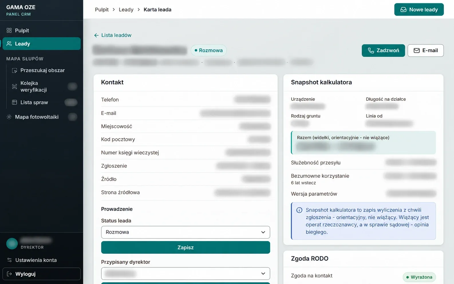 Karta leada w CRM z zamazanymi danymi kontaktowymi i wartościami: układ kontaktu, statusu sprawy i wyniku kalkulatora.